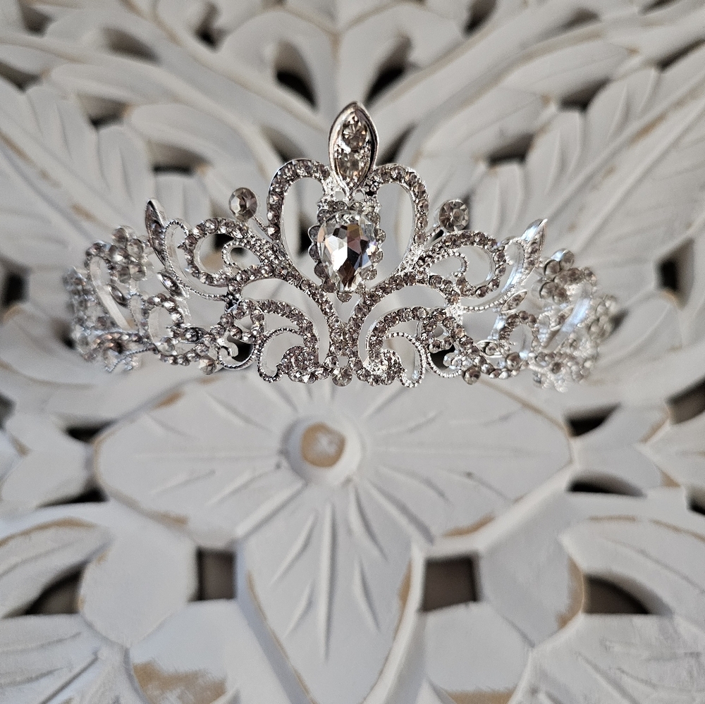 Silver tiara new